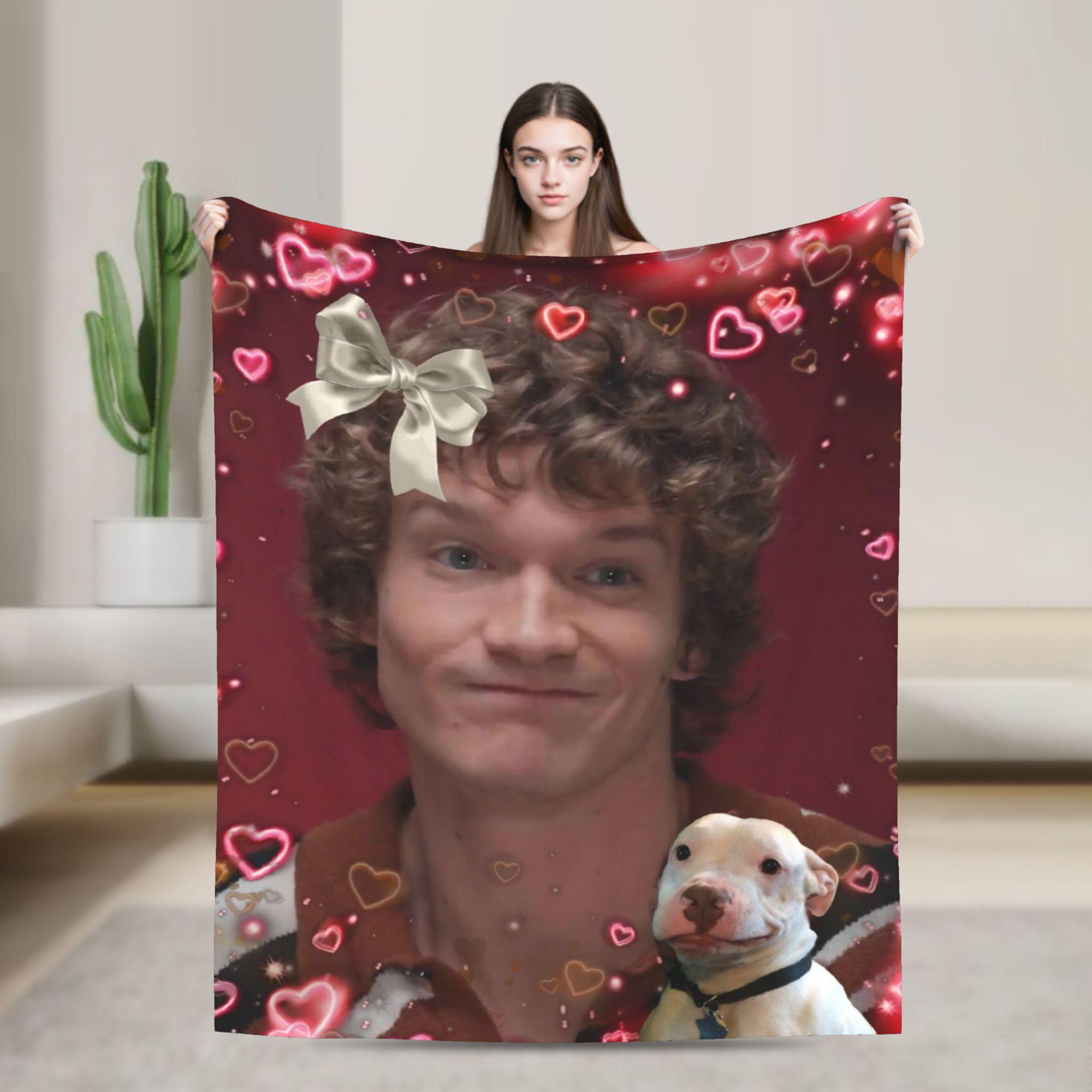 

Heated Rivalry Ilya Rozanov Reaction Photo Blanket Fleece Cute Soft Throw Blanket for Bedroom Sofa Quilt Multifunction 100x150cm