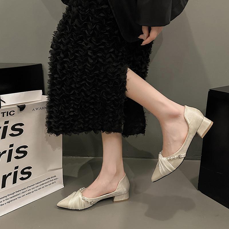 High Heels Women's Summer 2025 New Pointed Thick Heel Fashion Hollow Gentle Pearl Bow Light Mouth Single Shoes