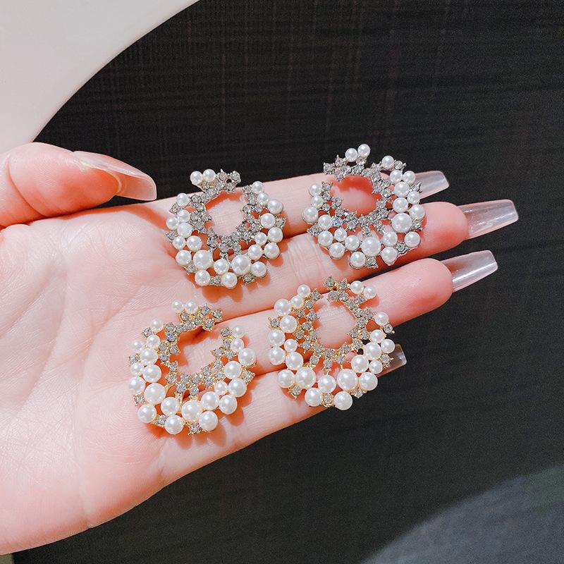 Fashionable and Versatile Retro High-end Round Earrings