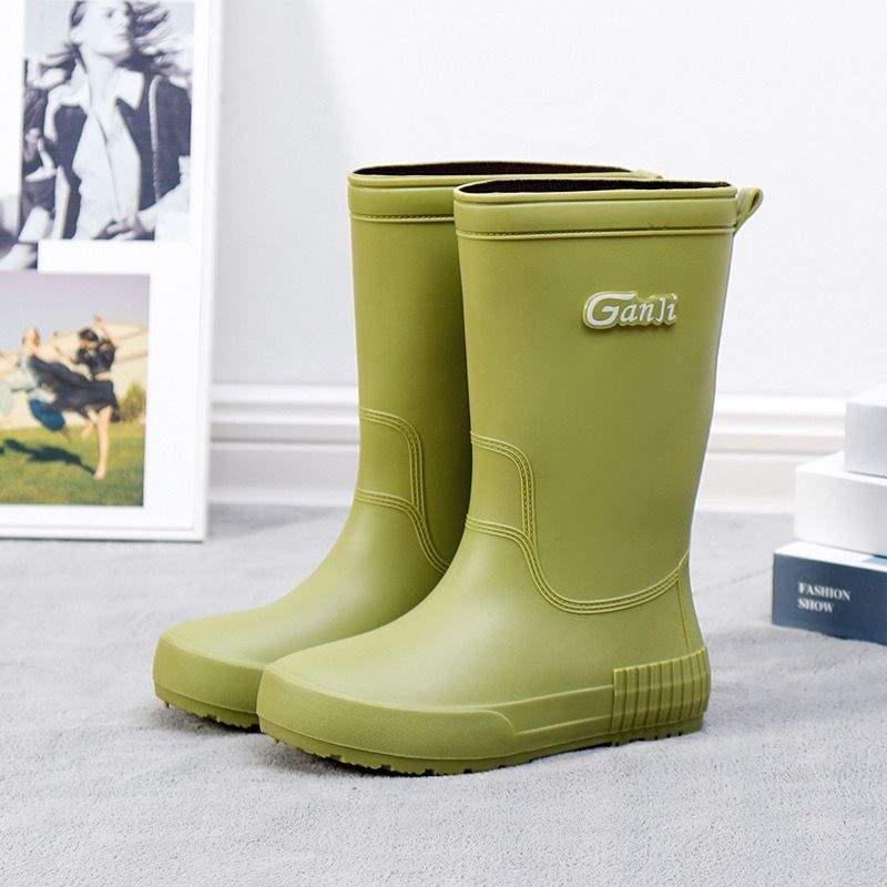 Medium tube rain shoes women's non-slip short tube rubber shoes fleece warm water shoes kitchen waterproof shoes women's lightweight flat rain boots