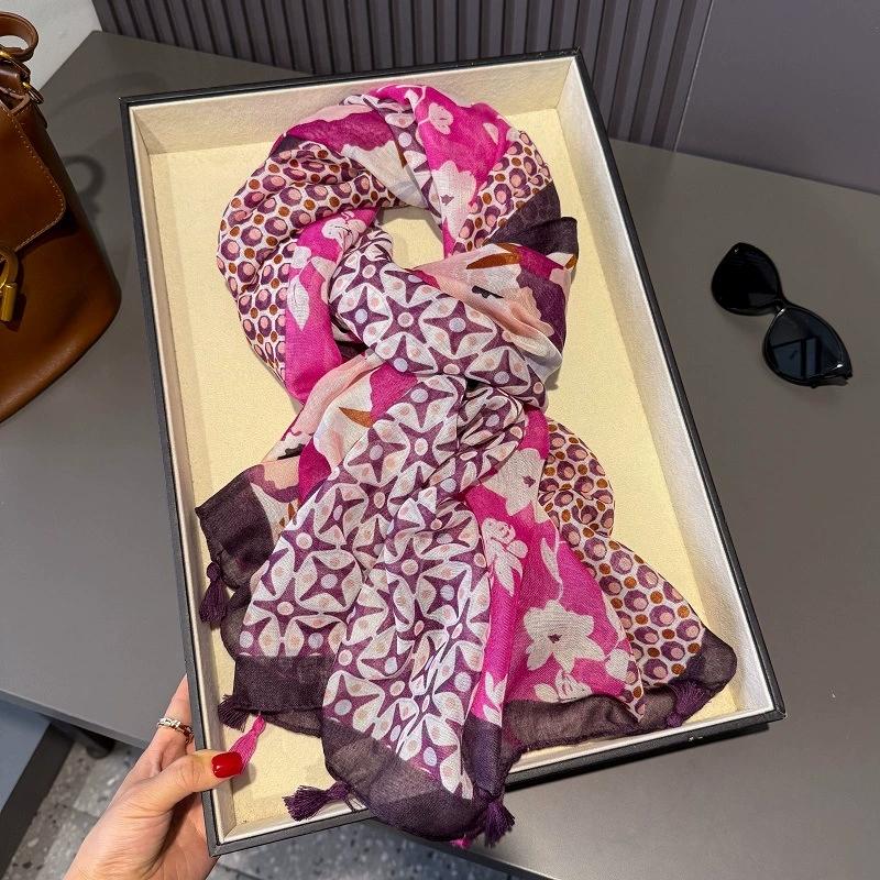 31 Designs Autumn Vintage Floral Tassel Viscose Shawl Scarf Lady High Quality Wrap Pashmina Stole Bufandas Muslim Hijab 180*90Cm