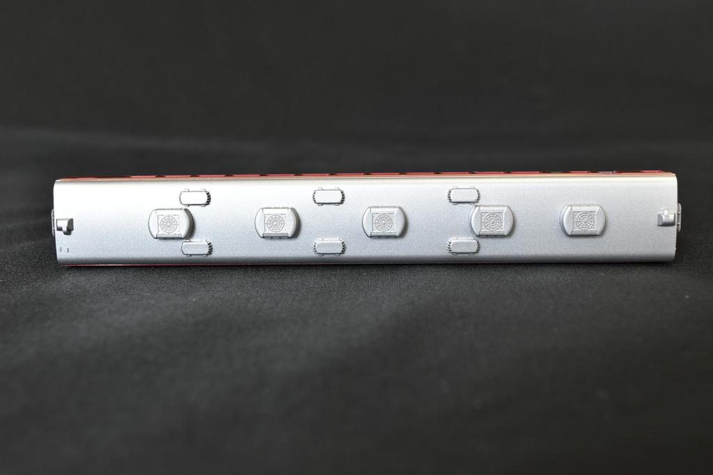 KATO 4173 Saro 183-1100 Red and Cream N Gauge/N Scale Model Train Car from Japan