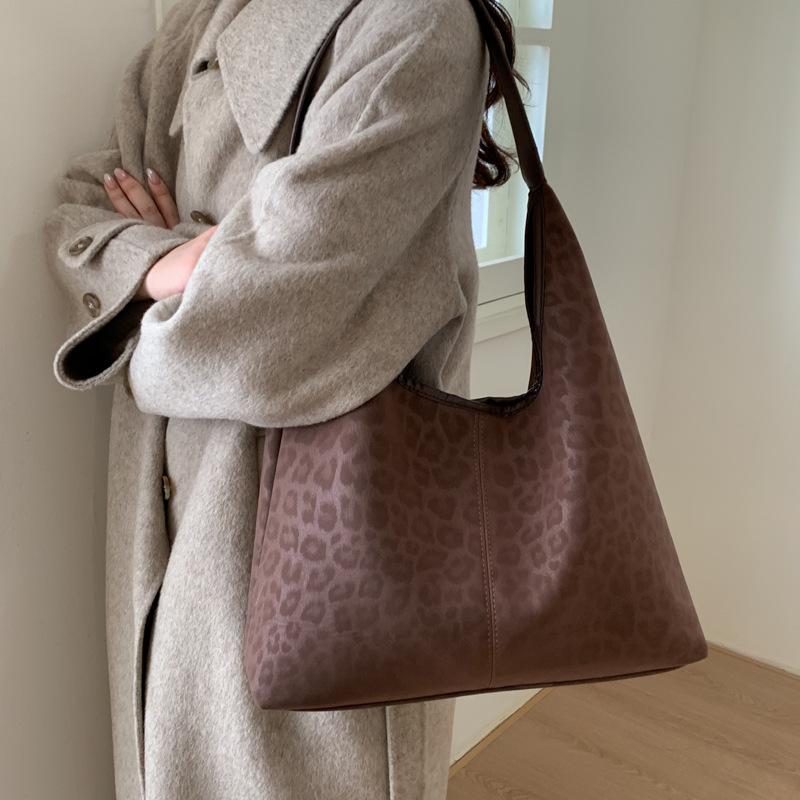 Leopard print bag women's 2025 new super fire exquisite leopard print commuter women's bag large capacity tote bag shoulder large bag