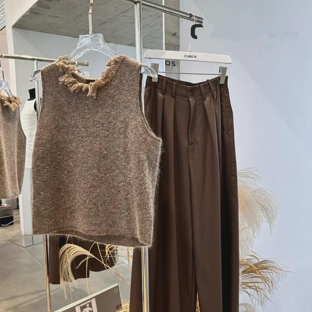 Pletená vesta Podzim & Zima 2024: 30% Mohér, 25% Vlna se střapci