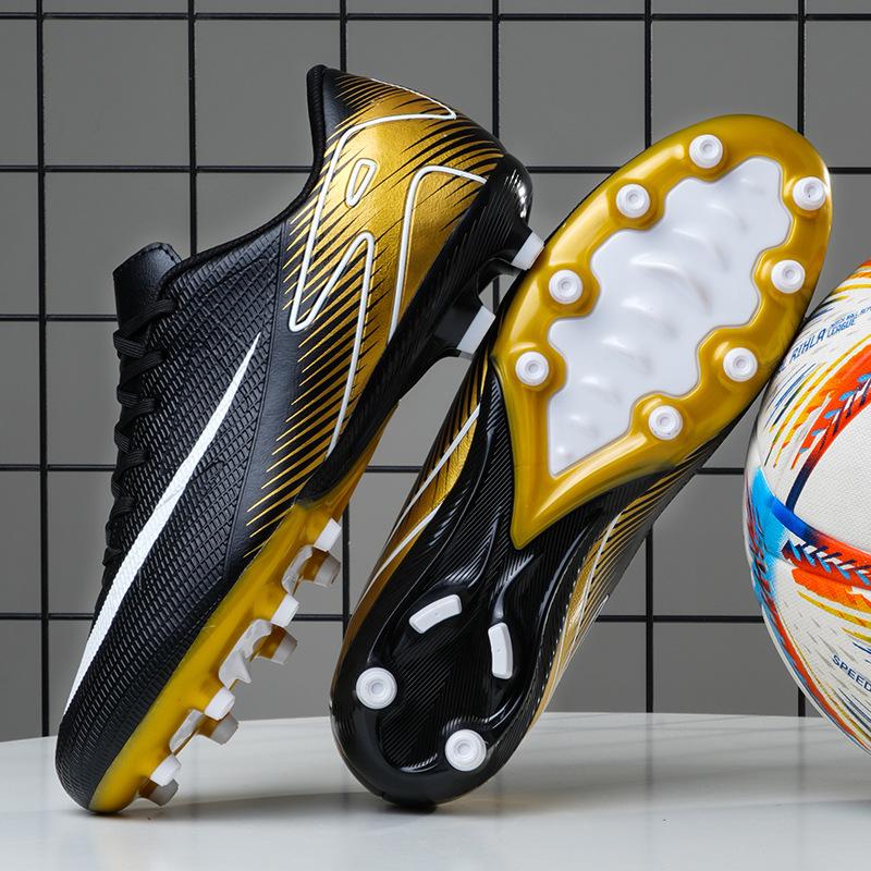 Children s football shoes Broken nails Boys and girls Low-top youth students Long nails Fashion football shoes 34