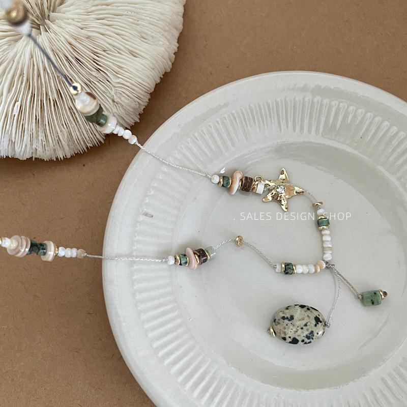 Hand-Woven Natural Stone Pendant Necklace - Light Luxury Choker