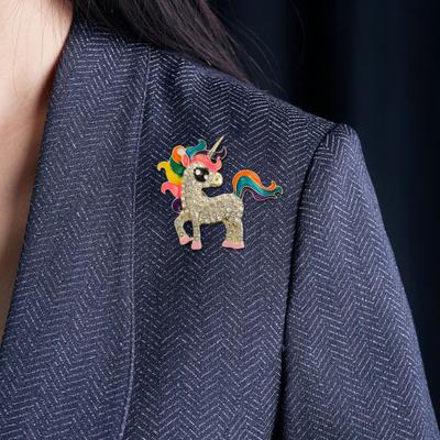Brooch Pin Horse Design Enamel Pin with Imitation Crystals Enamel Faux Pearls Fairy Tale Brooch Artistic Accessories
