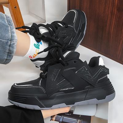 The New Shoes Are Versatile, Fashionable, Niche, Casual Running Shoes and Thick-soled Height-increasing Shoes