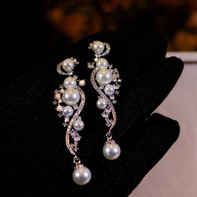 Super Flash Diamond-set Geometric Pearl Stud Earrings Retro Light Luxury Earrings Fashionable and Elegant Temperament Earrings Women