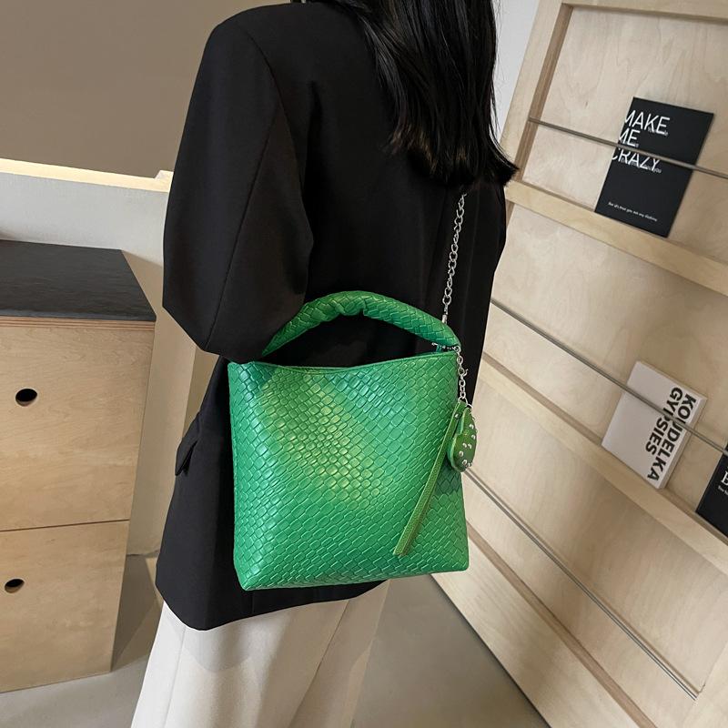 2025 New Plaid Handbag Large Capacity Shoulder Tote Armpit Bag Casual Simple Texture Bucket Bag