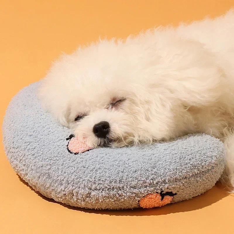 Winter U-Shaped Pet Sleeping Pillow Soft Neck Protector Deep Sleep Headrest 1pc For Dog Cat Puppies Kittens Daily Use Pet Supply