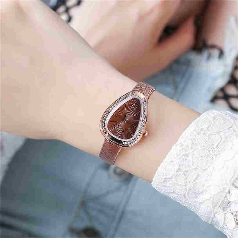 Fashion Ladies Casual Triangle Dial Watches Snakeskin Strap Roman Digital Wrist Watch