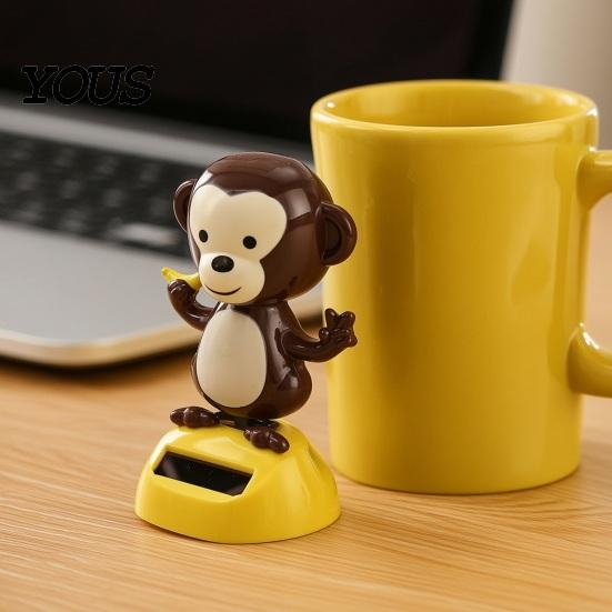 Solar Powered Car Decoration Ornaments, Shaking Head Monkey Toy, Banana Holding Colorful Dashboard Toy Figure, Swinging