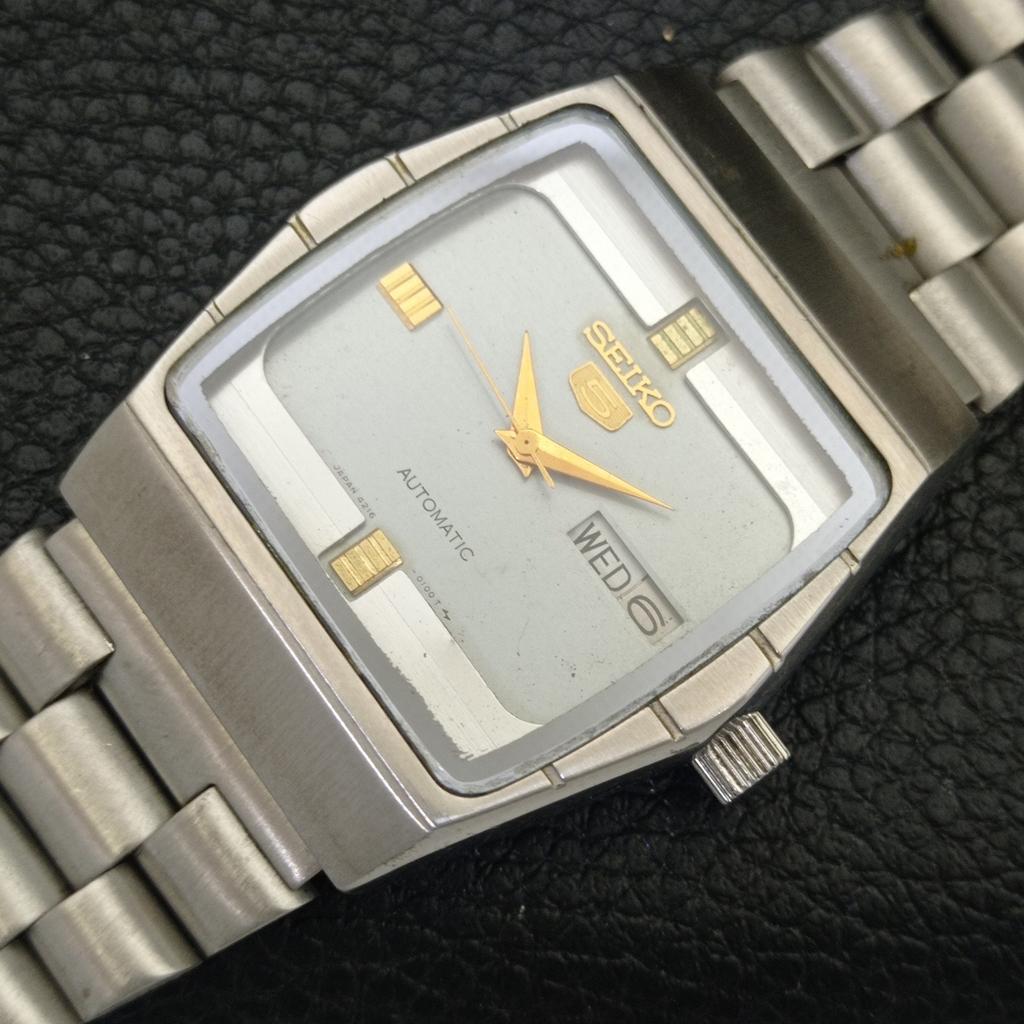 VINTAGE SEIKO 5 AUTOMATIC JAPAN BOY ORIGINAL DIAL WATCH a704281-1 R213i-a704281