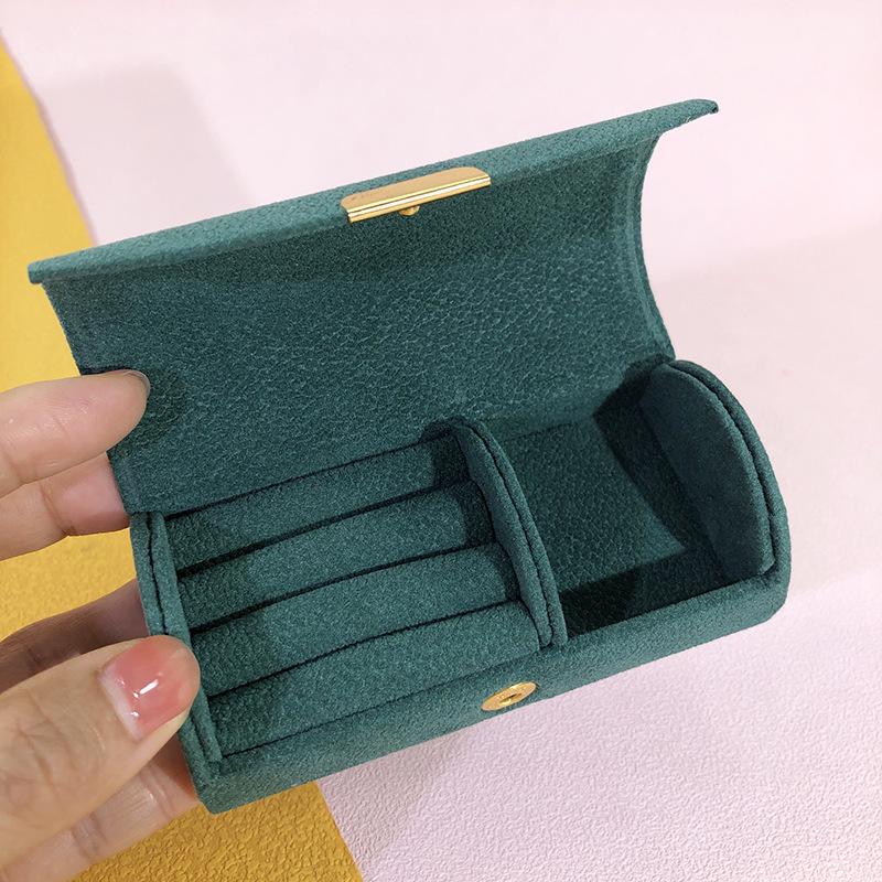 Compact Leather Jewelry Box for Necklaces and Earrings - Elegant Storage Gift