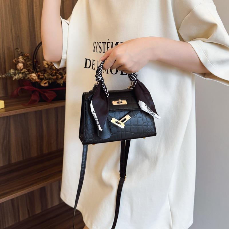 Tessitura di alta gamma, temperamento, borsa a mano da donna versatile e di classe, borsa a tracolla semplice per il lavoro e bella