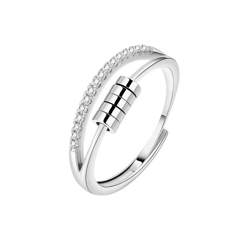 Women's Niche Rotatable Ring: Fashionable, Trendy, and Luxurious