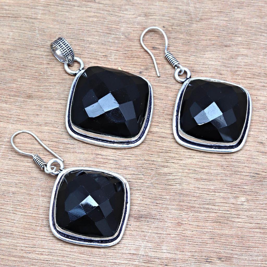 Black Spinal  Pendant Gemstone Jewelry Handicraft Valentine'Day Gold