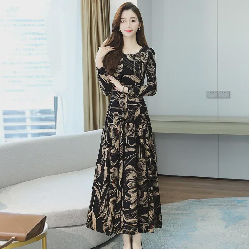 Podzimní úzké šaty s dlouhým rukávem a kapsami ke kolenům - stylové a lichotivé pro ženy