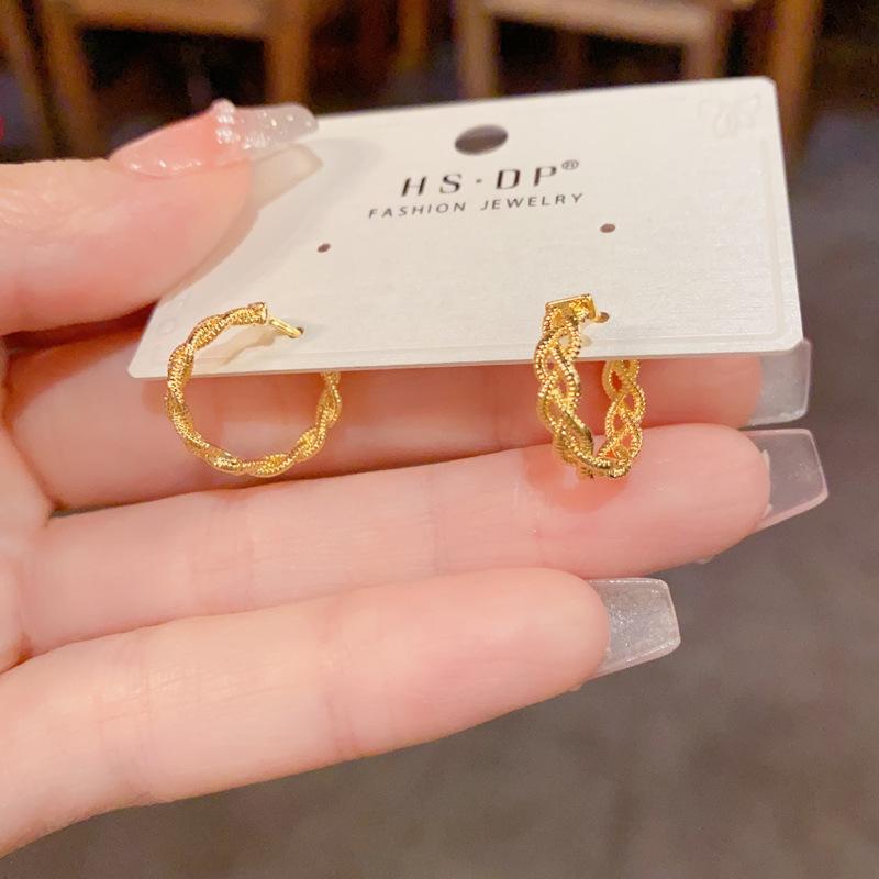 Women Fashion Minimalist Metal Twisted Hoop Earrings Unique Luxury Design Jewelry