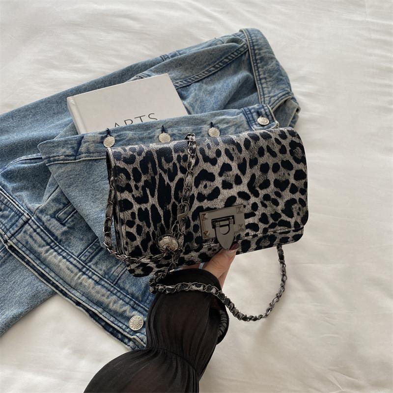

Trendy Retro Small Square Handbag For Women Ideal For Everyday Casual Outfits Leopard Black