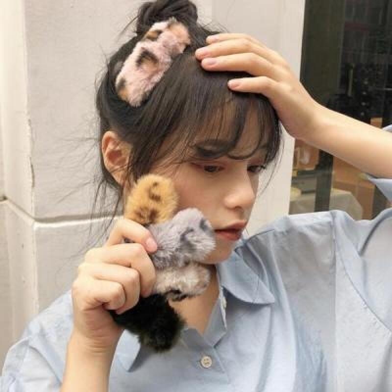 Hoa Leopard Fur Hairpin Winter Pin beige