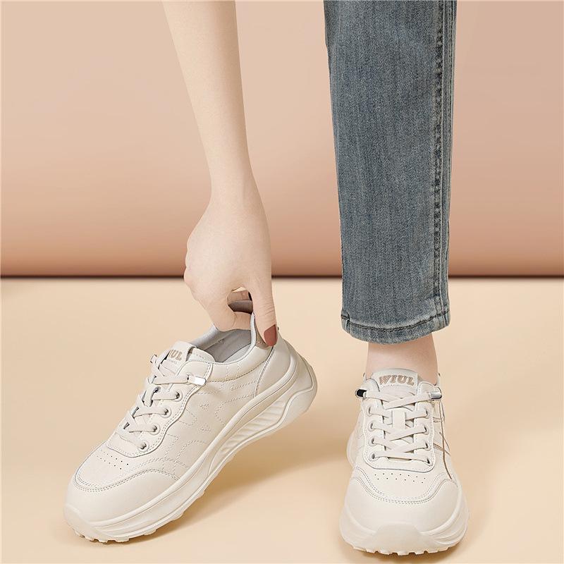 Casual white sneakers women's new soft-soled not tired feet new little white shoes lightweight non-slip trendy women's shoes