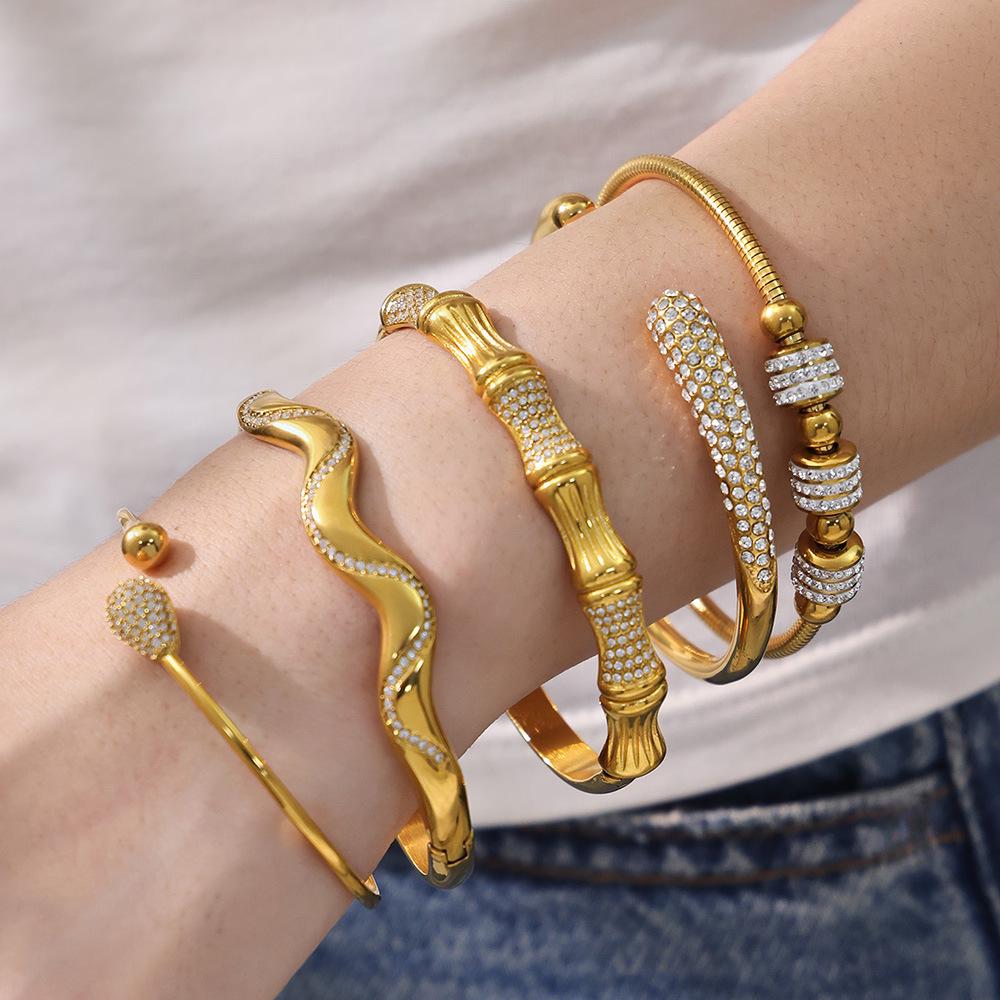 18K Goldbeschichteter Edelstahl Zirkon Geometrisches Offenes Armreif-Set