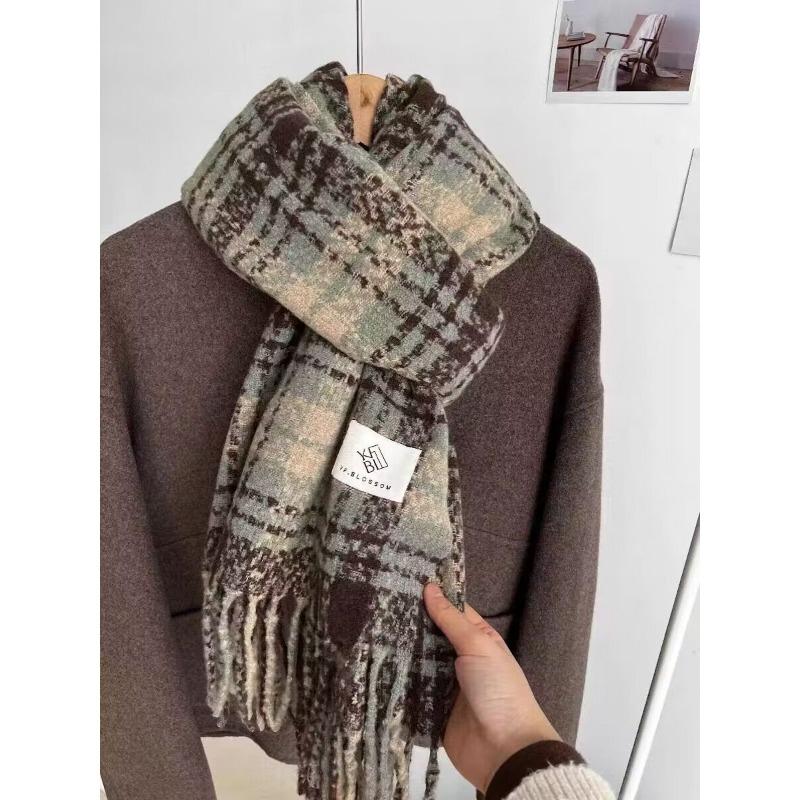 

Autumn and winter atmosphere imitation cashmere scarf women s warm retro student long shawl cold scarf men
