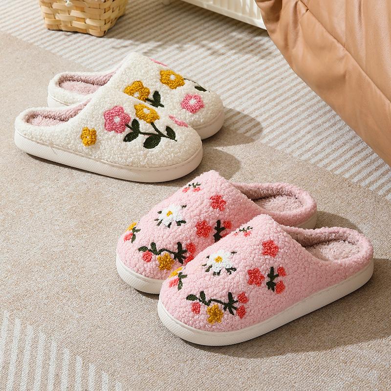 Fashion New comfortable winter cotton slippers warm and non slip women's slippers fashionable home women's shoes 2025 couple slippers
