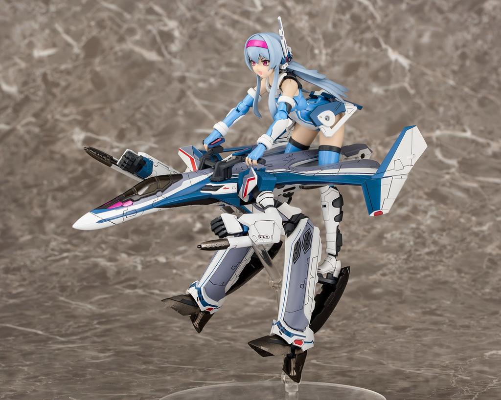 Aoshima Bunka Kyozai VFG Macross Delta approximately 155mm plastic model kit production run for the initial VF-31J Siegfried, tall, pre-colored MC-01
