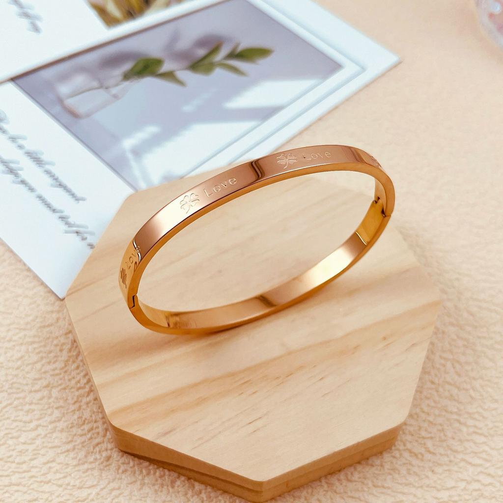 Bracelet avec motif gravé, Bracelet tendance, Bijou de main élégant et polyvalent, Nouveau style