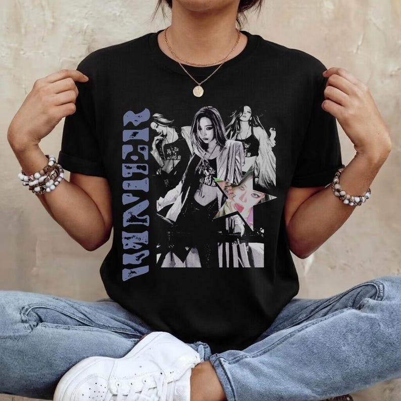 

Retro Aespa T-shirt, Aespa Dirty Work Shirt, 2026 Aespa Live Tour SYNK Aexis Line Shirt, Aespa Whiplash Shirt, Aespa Members Tee M синій