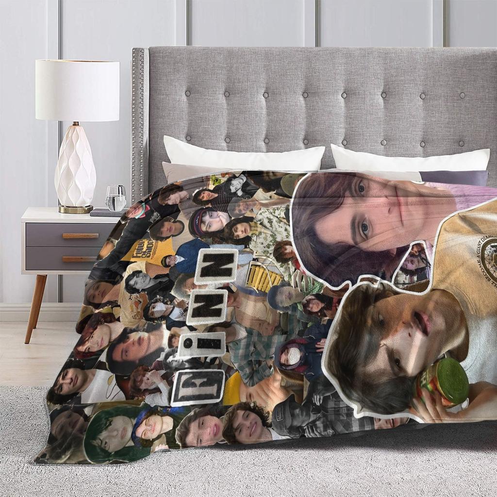 Finn Wolfhard Flanelldecke Winter Musiker Warm Weich Überwurf für Mädchen Jungen Couch Bett Lustige Tagesdecke Sofa Bettbezug