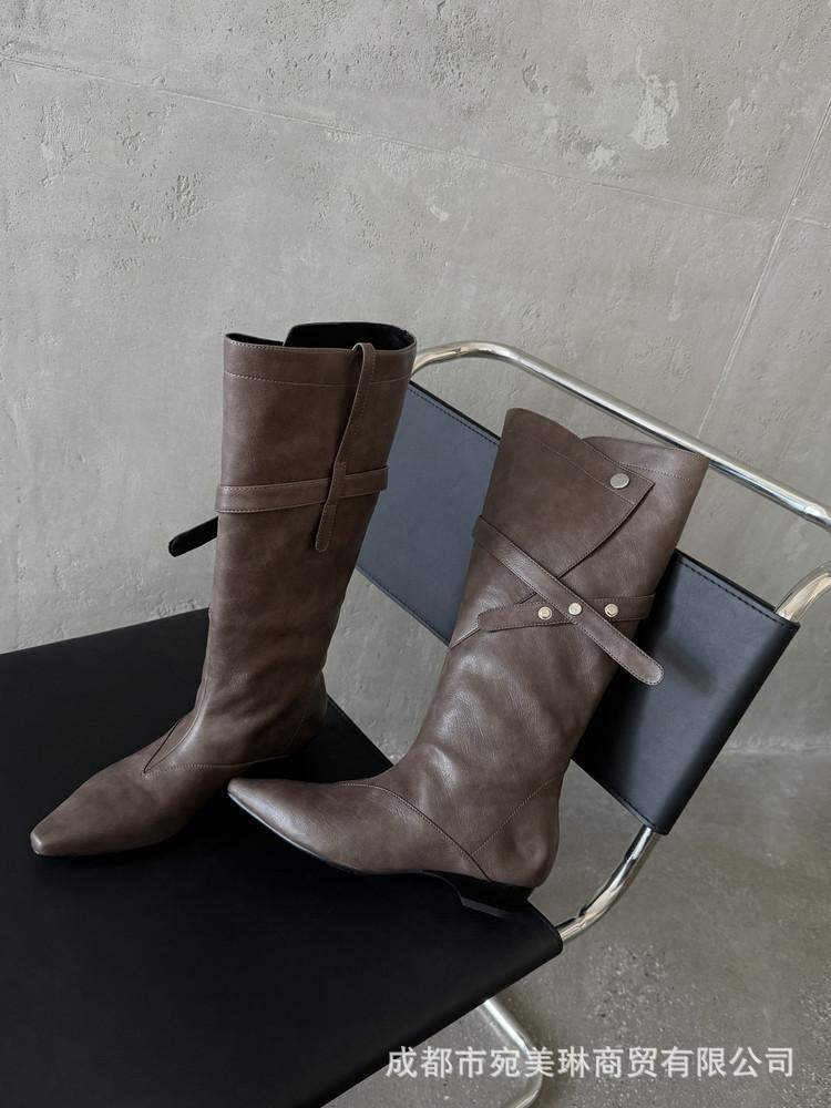 Leather low-heeled pointed boots women's 2025 autumn and winter retro pleated stacking boots versatile comfortable knight boots