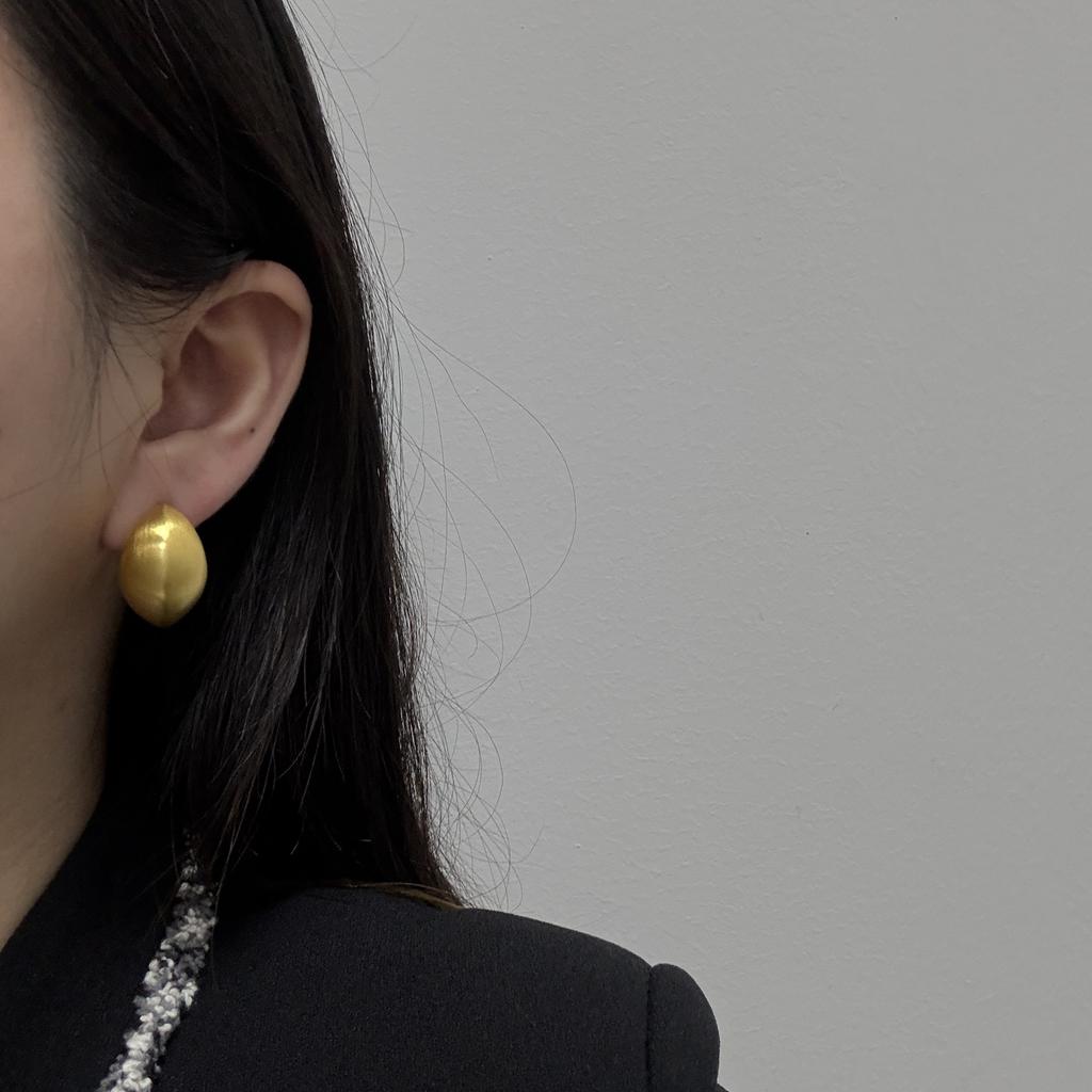 French Retro Exaggerated Personality Matte Metal Stud Earrings Female Korean Niche Versatile Temperament Fashion Earrings Earrings