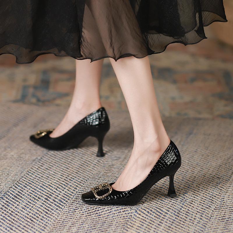

Туфли на высоком каблуке с квадратной головкой, женская осенняя новая корейская версия, туфли с металлической квадратной пряжкой, женские туфли на высоком каблуке 40