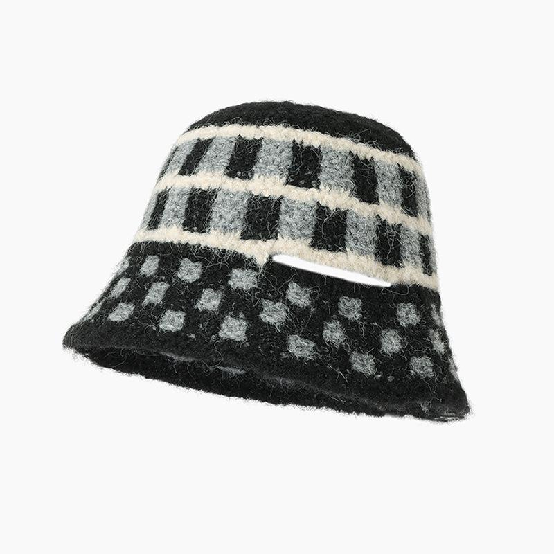 New Autumn and Winter Hats for Women Fashion Plaid Knitted Wool Hats In Winter Warm Face Showing Little Fisherman Hat Bag Hat Trendy