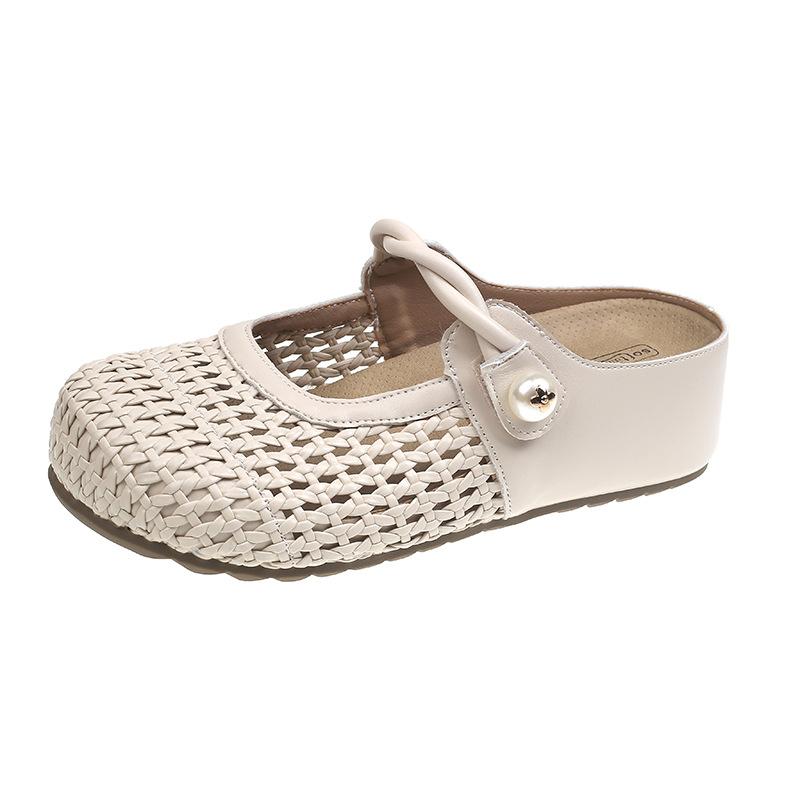 Internet celebrities with the same bag head half slippers women's autumn wear retro versatile niche explosion no heel one pedal lazy shoes