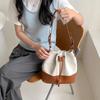 Neue koreanische Patchwork-Schultertasche mit Kordelzug für Damen, modisches Nischenprodukt, geräumige Canvas-Tasche für Pendler