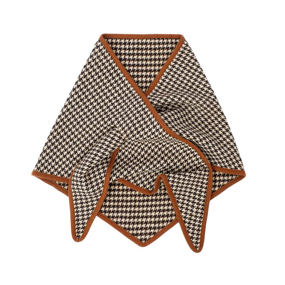 

2025 Высококачественный осенне-зимний треугольный платок-шаль в гусиную лапку для Европы и Америки 80*80*135 cm коричневый