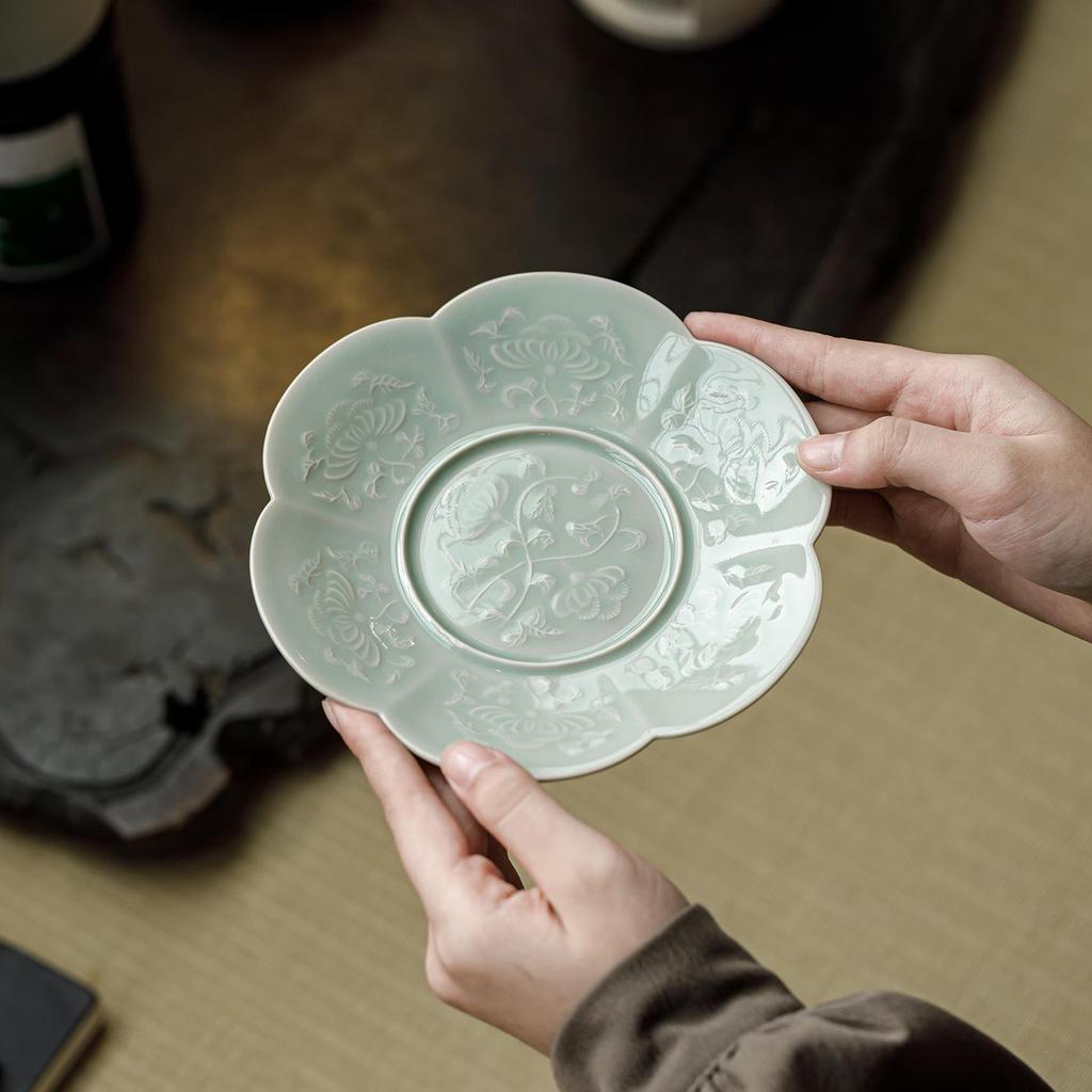 Guanlan Six-Petal Ceramic Teapot Stand & Snack Plate