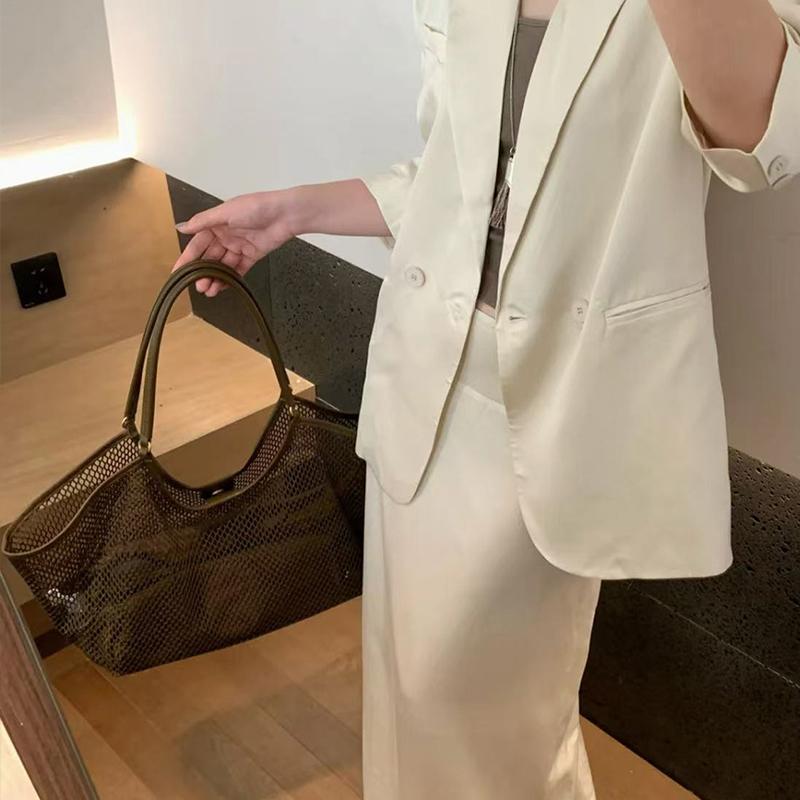 Nylon Wing Tote Bag Cluth Bag Large Capacity Buckle Woman Luxury Designer Travel Shoulder Bag Shopper Handbag AVE