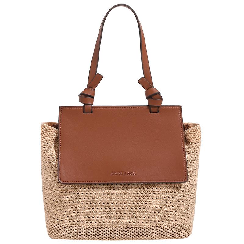 Borsa a Spalla Intrecciata di Grande Capacità con Texture di Alta Qualità - Una Borsa Tote di Nicchia per il Pendolare