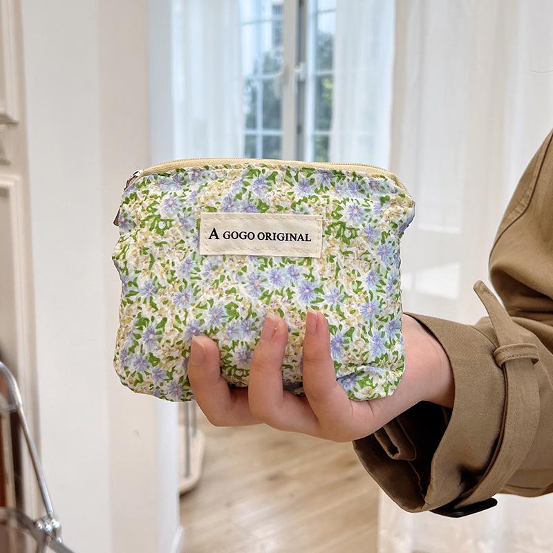 2022 Floral Coin Purse & Card Holder - Compact Lipstick Storage Wallet for Women