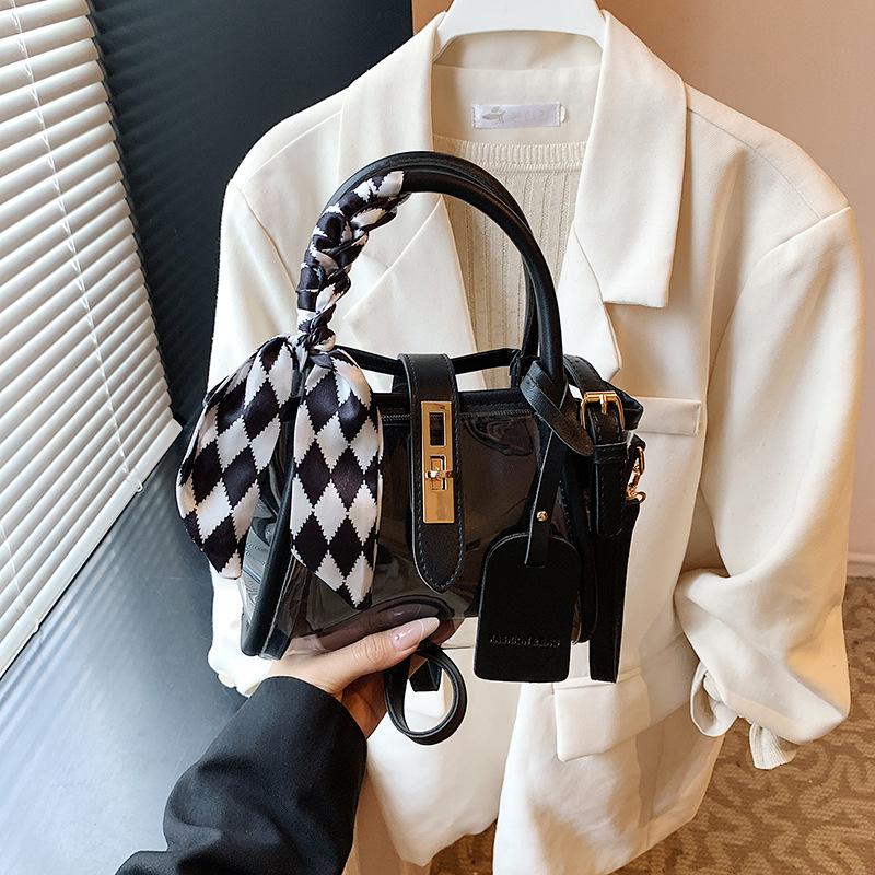 

This year s popular bag women s new texture foreign versatile hand carry messenger bag Korean version niche design bucket bag 25*10*16.5 чёрный