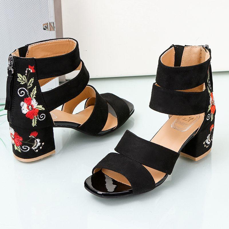 Sandali Estivi Ricamati Stile Etnico con Tacco Medio Donna All-match Tacco Spesso Eleganti Retro Open Toe Scarpe Ricamate Donna