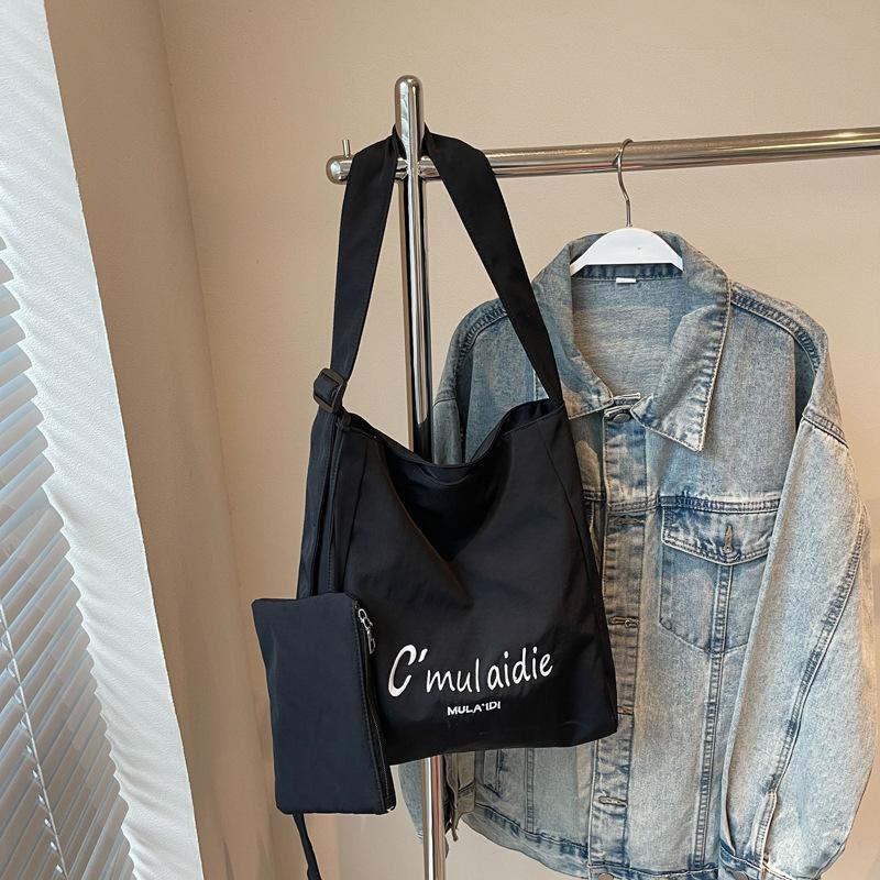 

Japanese Cloth Bag Women S Summer Simple Shoulder Large-Capacity Shopping Bag Wind Student Leisure Commuting Tote Bag чорний