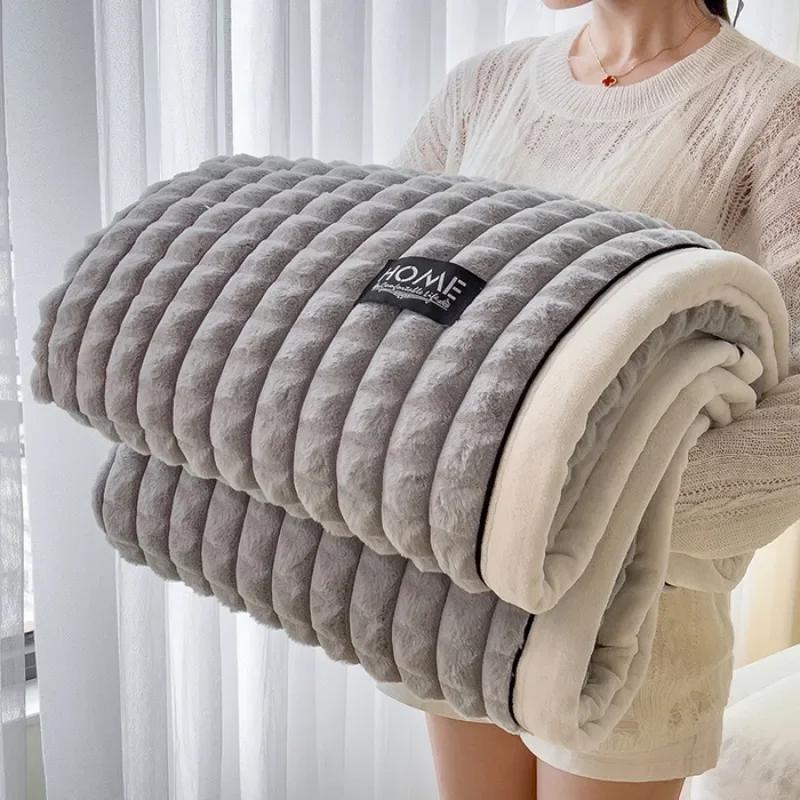 2025 New Class A Gold Mink Cut Grid Multi-functional Blanket Office Nap Blanket Milk Fleece Shawl Car Small Blanket