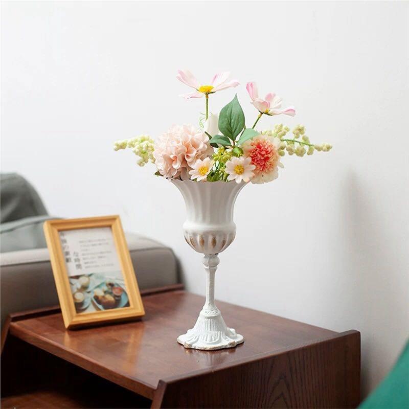A58Z Europäischer Stil Ornament Vintage Eisenkunst Vase Blumengesteck Tischplatte Hohe Beine Florales Dekoratives Gefäß